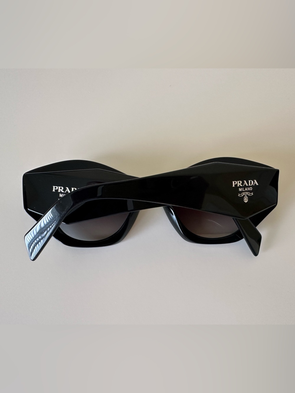 Prada 07YS Sunglasses - Picture 5 of 8